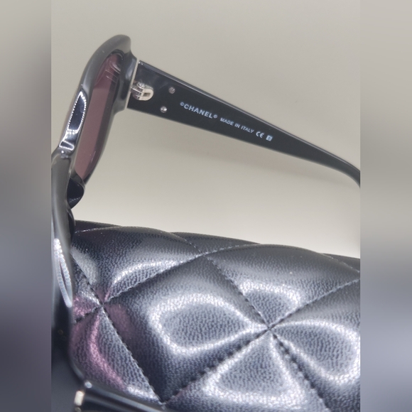 Chanel Sunglasses Logo Pearlized CC - Picture 5 of 8